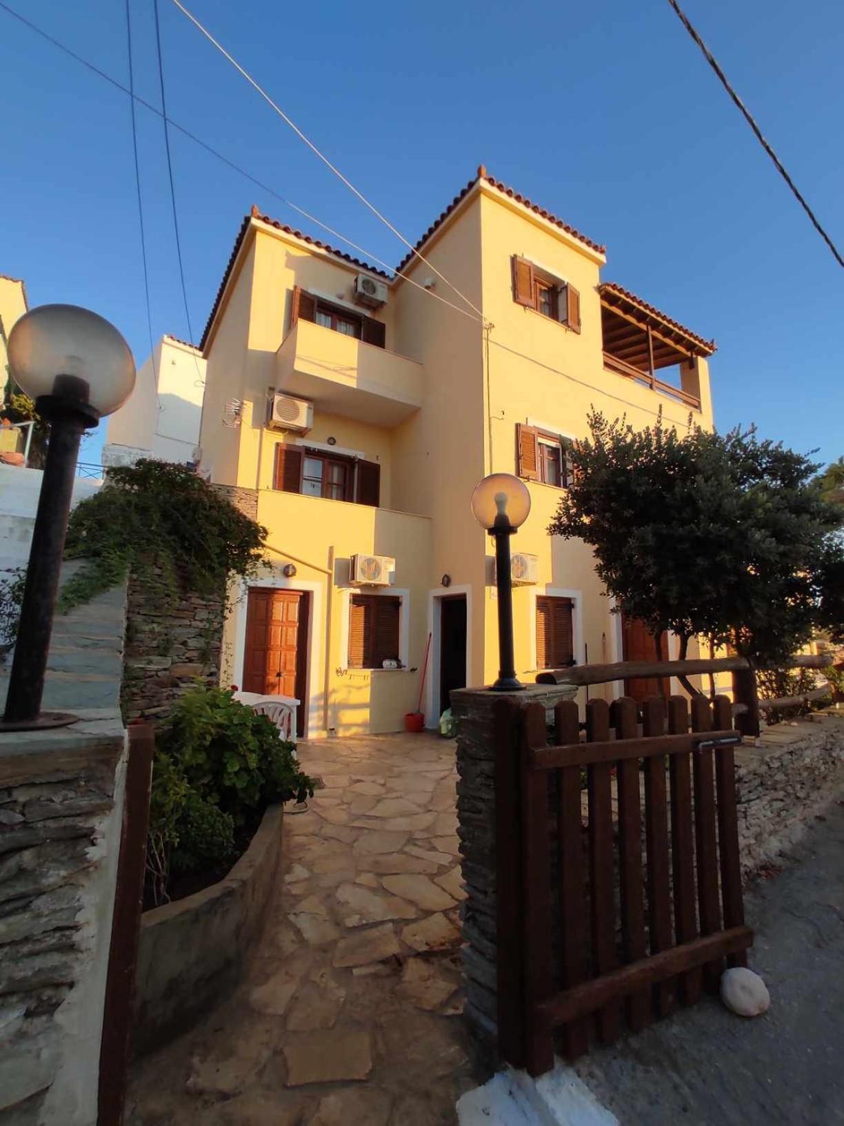 Politis Sudios Apartment Batsi  Luaran gambar