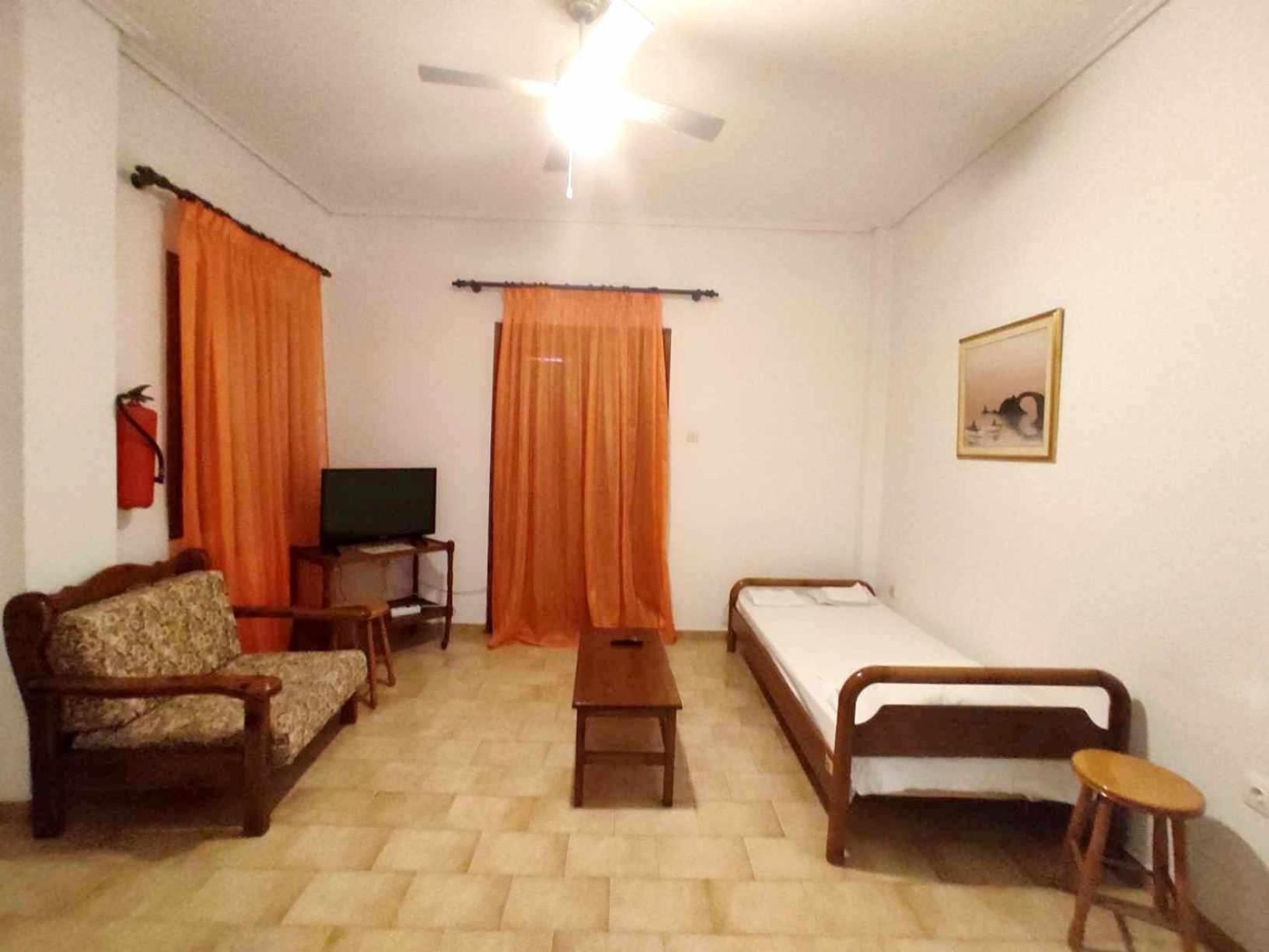 Politis Sudios Apartment Batsi  Luaran gambar