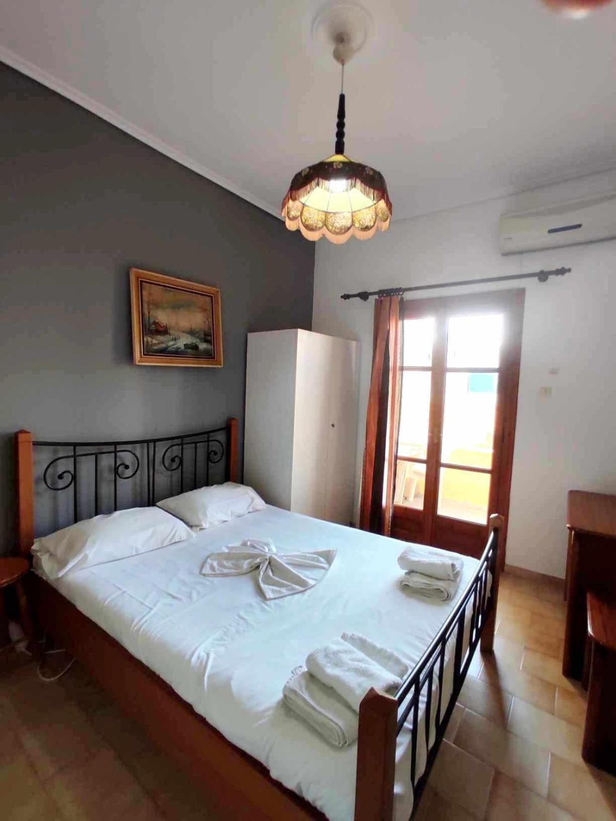 Politis Sudios Apartment Batsi  Luaran gambar