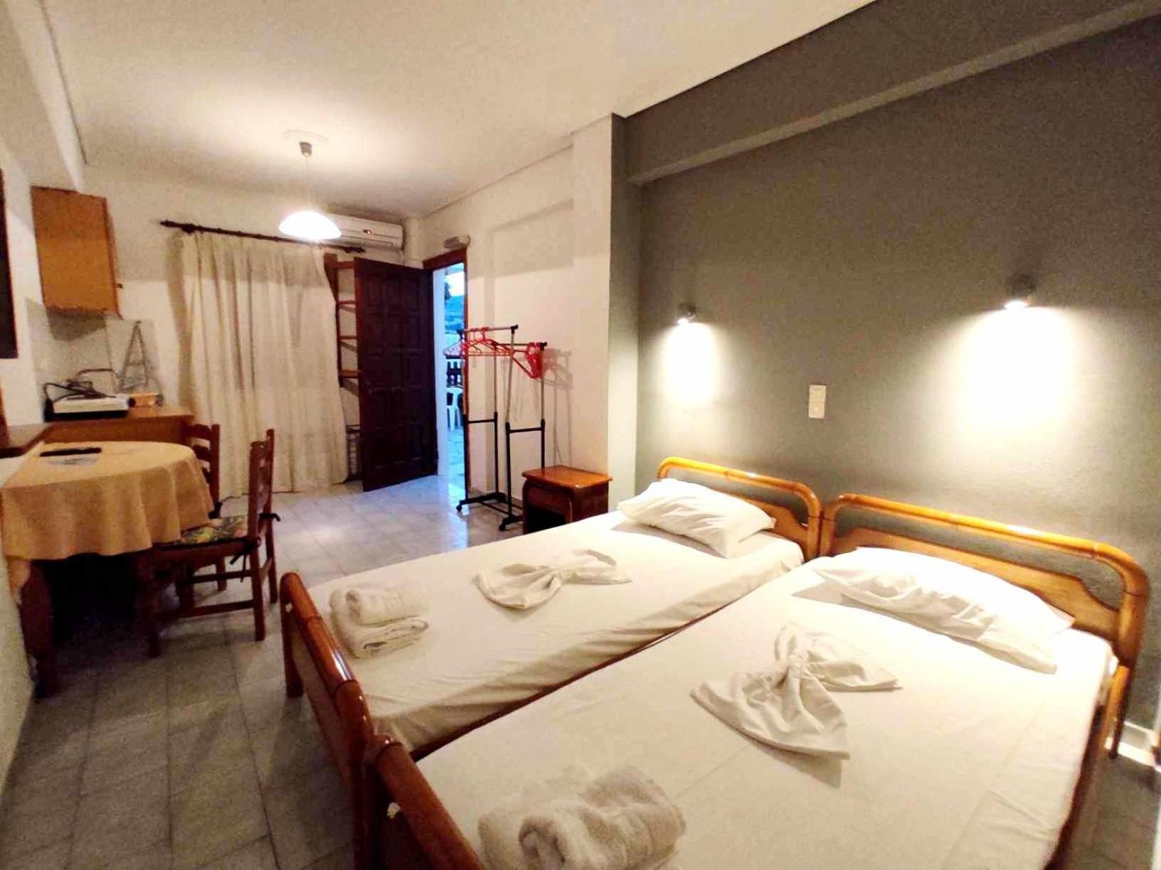 Politis Sudios Apartment Batsi  Luaran gambar