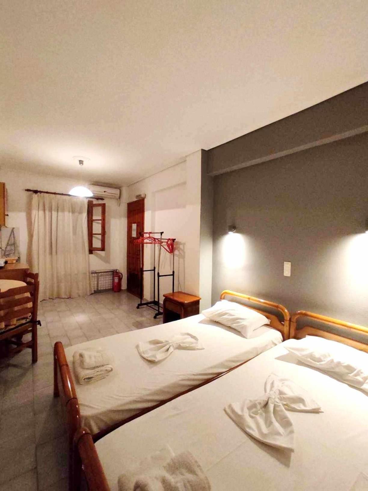 Politis Sudios Apartment Batsi  Luaran gambar